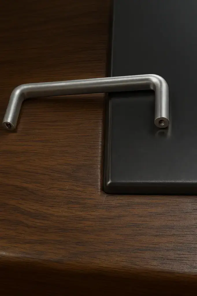 504 Handle 4-inch.webp