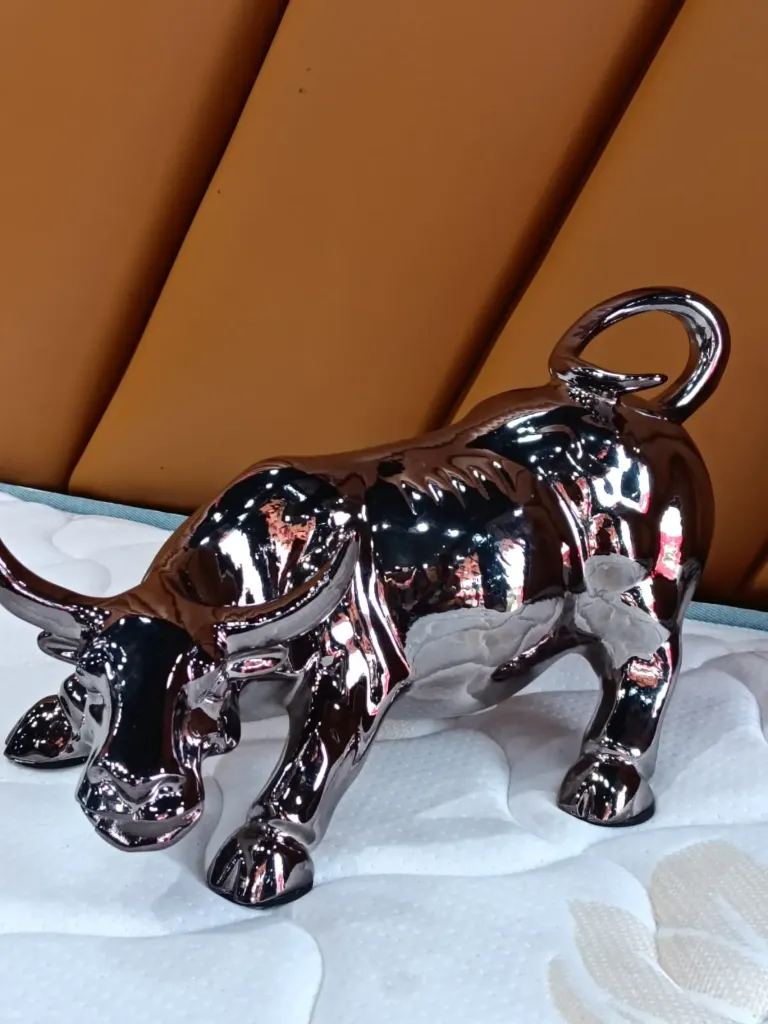 Bull Showpiece (55526)